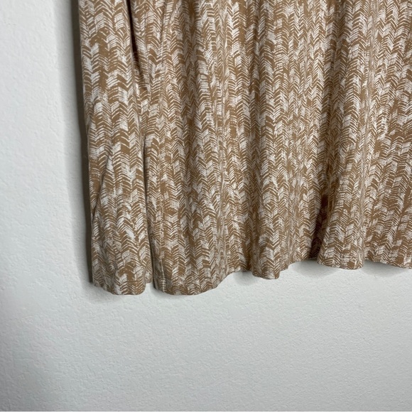 Talbots V Neck Tan and White Chevron Print Blouse - Picture 3 of 6